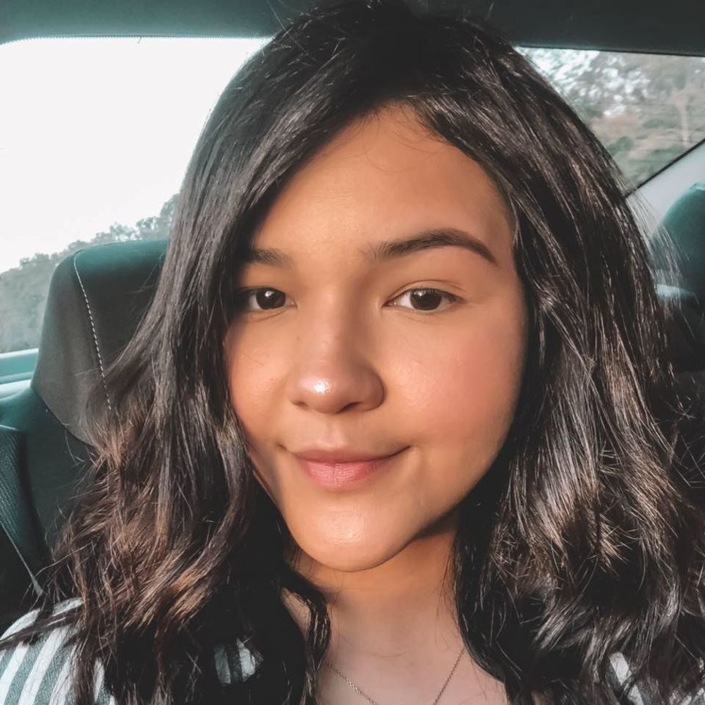 Meet your Posher, Valeria